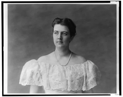 [Frances F. Cleveland, head-and-shoulders portrait, facing left], 1897