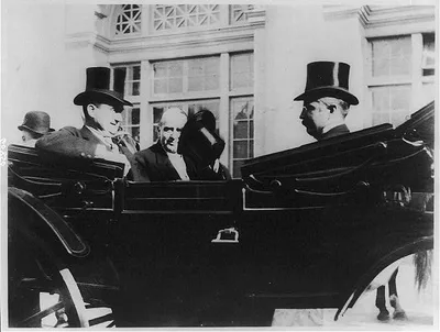 The last photo ever taken of President McKinley, at Buffalo, N.Y.,…, 1901