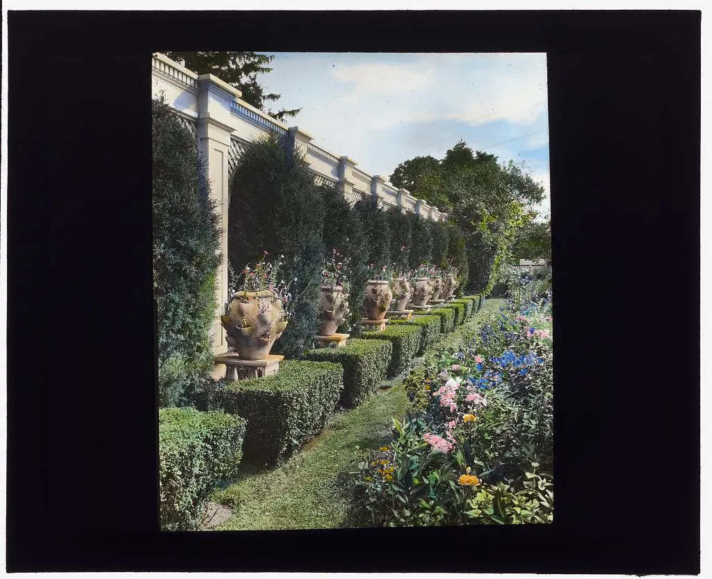 [Lathrop Colgate house, Bedford Village, New York. Trellis], 1921