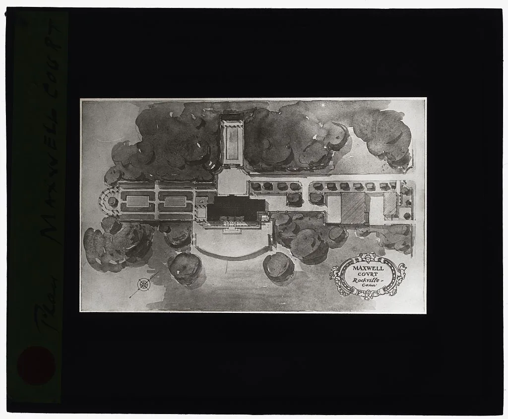 ["Maxwell Court, Rockville, Connecticut"], 1915