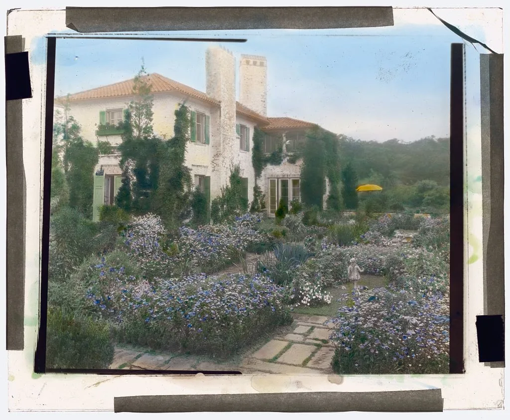 ["Barberrys," Nelson Doubleday house, Mill Neck, New York. Flower…, 1921