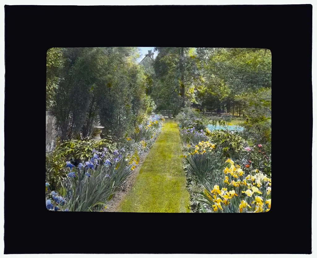 [Daniel Elezer Pomeroy house, Beech Road, Englewood, New Jersey. Iris…, New Jersey, Englewood, 1918
