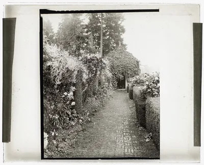 ["Thornewood," Chester Thorne house, Lakewood, Washington. Garden…, 1923