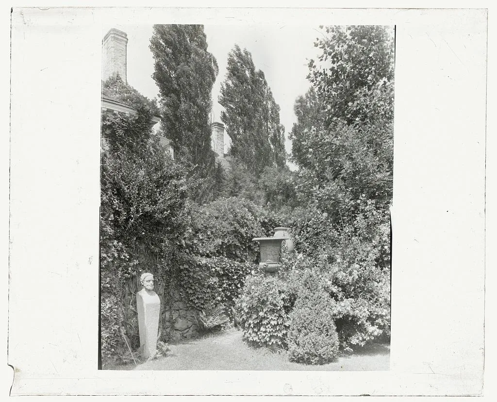 [Unidentified house and garden. Herm], 1910