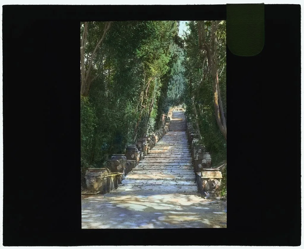 [Villa d'Este, Tivoli, Lazio, Italy. Staircase], Italy, Tivoli, 1925