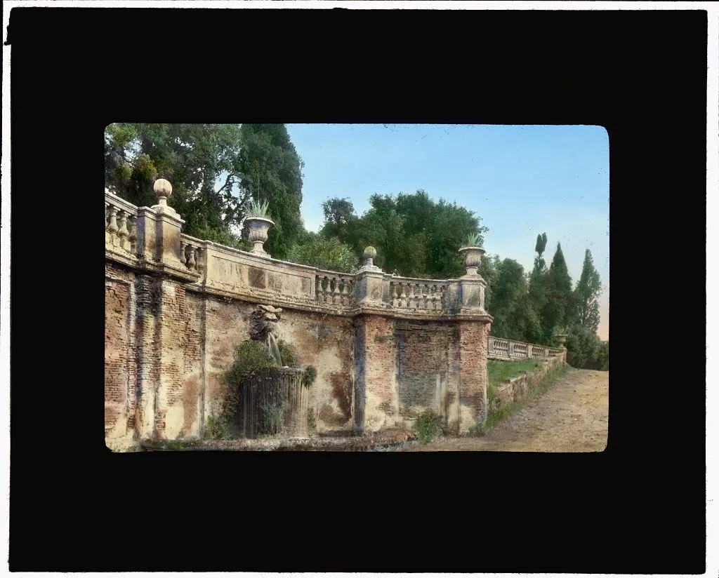 [Villa Torlonia, Frascati, Lazio, Italy. Wall fountain], Frascati, Italy, 1925