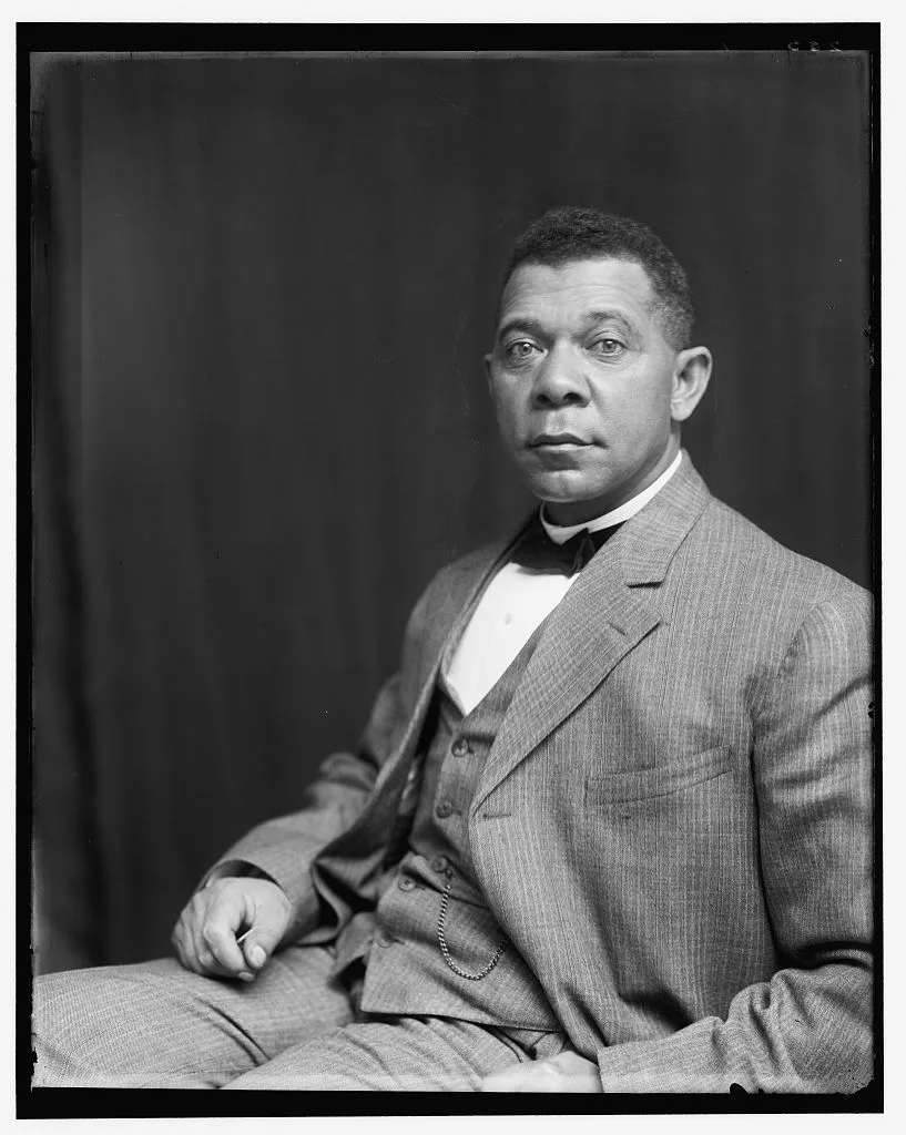 [Booker T. Washington, half-length portrait, seated], 1895