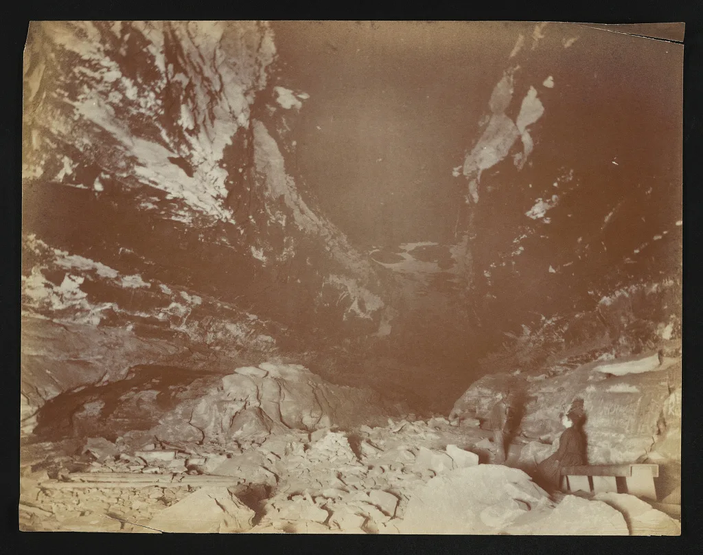 [Mammoth Cave, Ky. The star chamber], Mammoth Cave, Kentucky, 1893