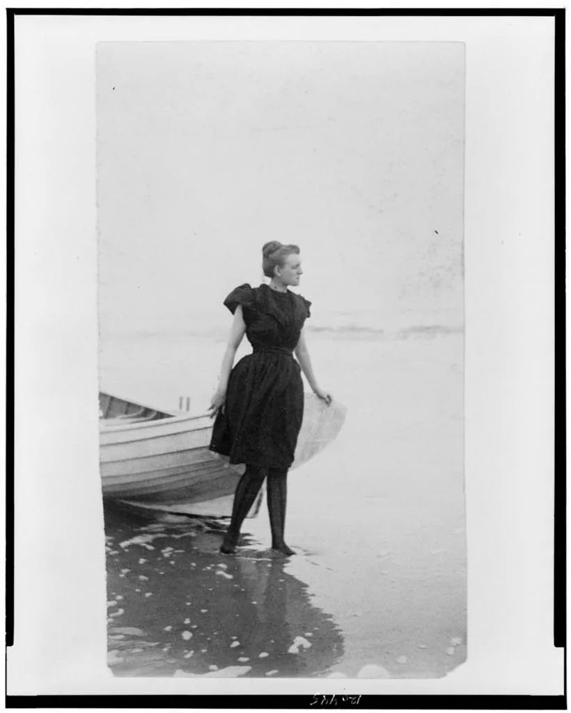 [Frances Benjamin Johnston, full-length portrait, standing at edge of…, 1880